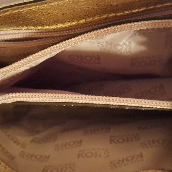 Michael Kors Collection Edition Gold Metallic Crossbody/ Shoulder Purse - Picture 13 of 16